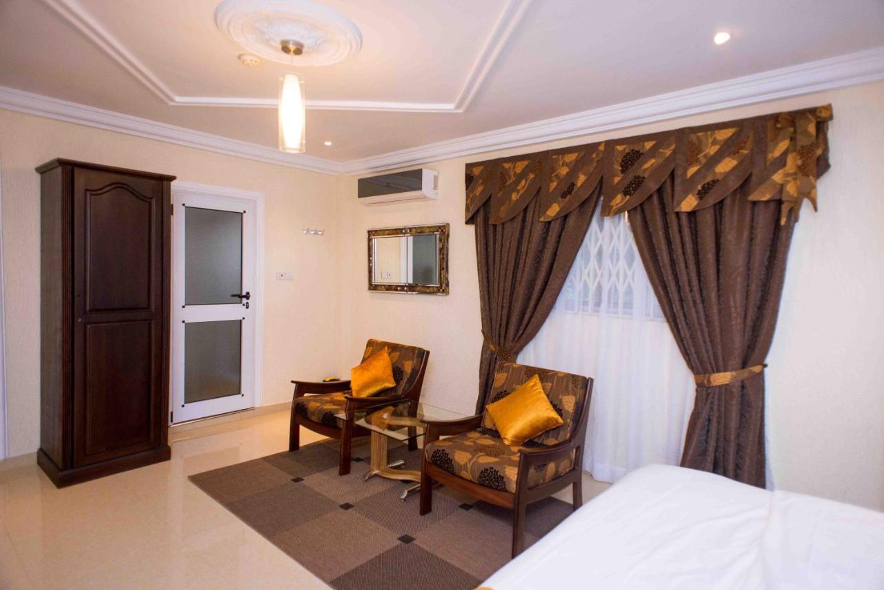 The Ritzz Exclusive Guest House Accra Exterior photo